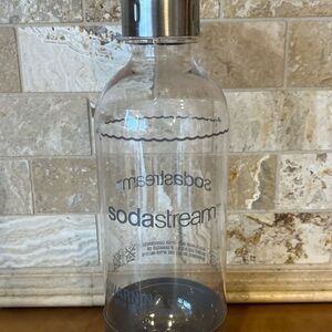 SodaStream Fizz 1 liter refillable plastic bottle with cap; Used